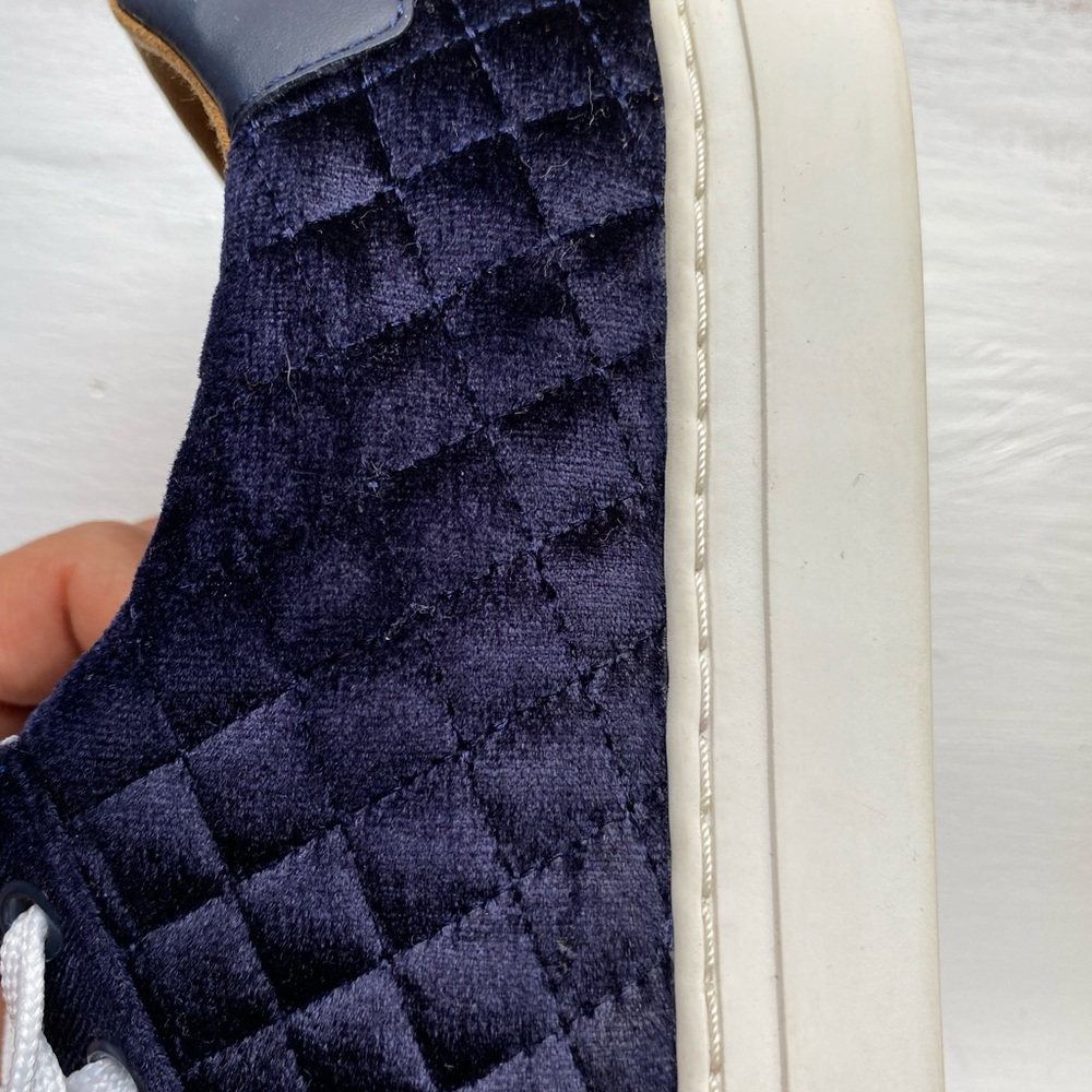 Kate Spade sneaker. - Picture 6 of 10